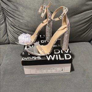 Stylish Silver High Heel Sandals NWT. SZ 7
$15